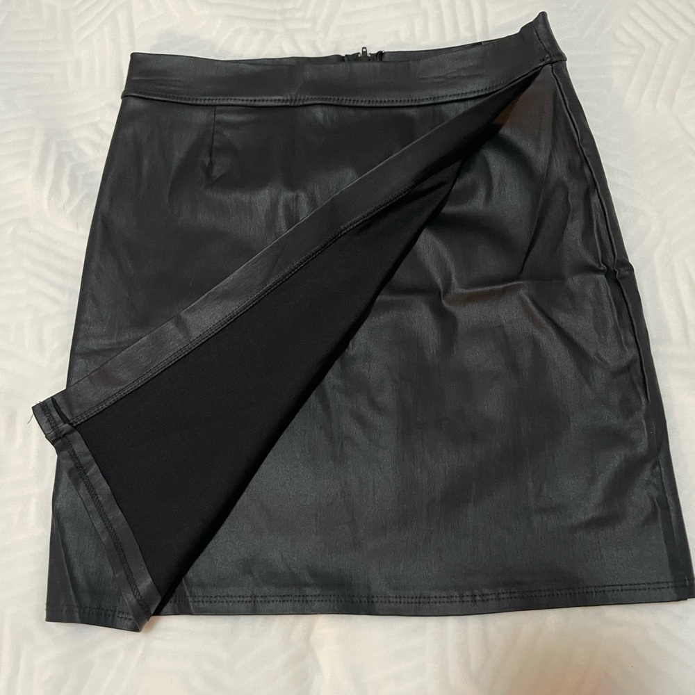 TEEN Windsor "Pleather" mini skirt SZ XL (Runs Small)